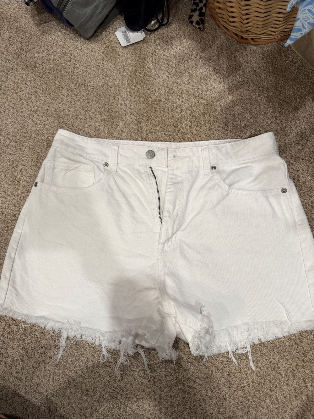 White Frayed Hem Denim Shorts - Classic High-Rise Style